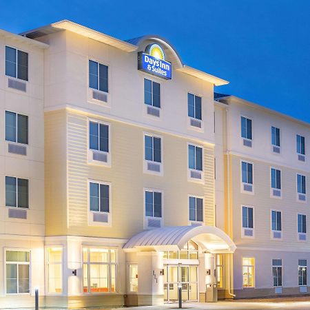 Days Inn & Suites By Wyndham Kearney Ne Экстерьер фото