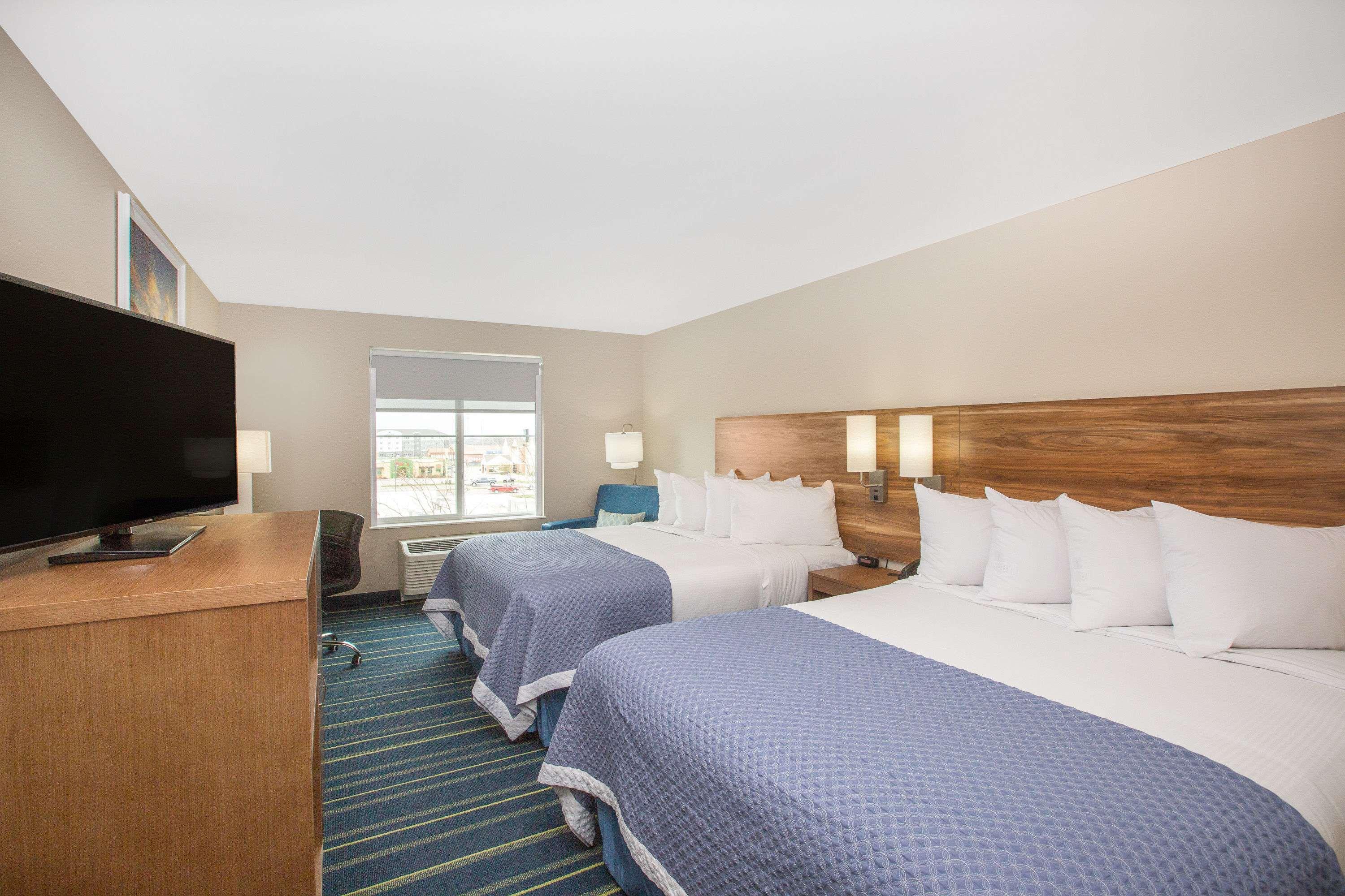 Days Inn & Suites By Wyndham Kearney Ne Экстерьер фото