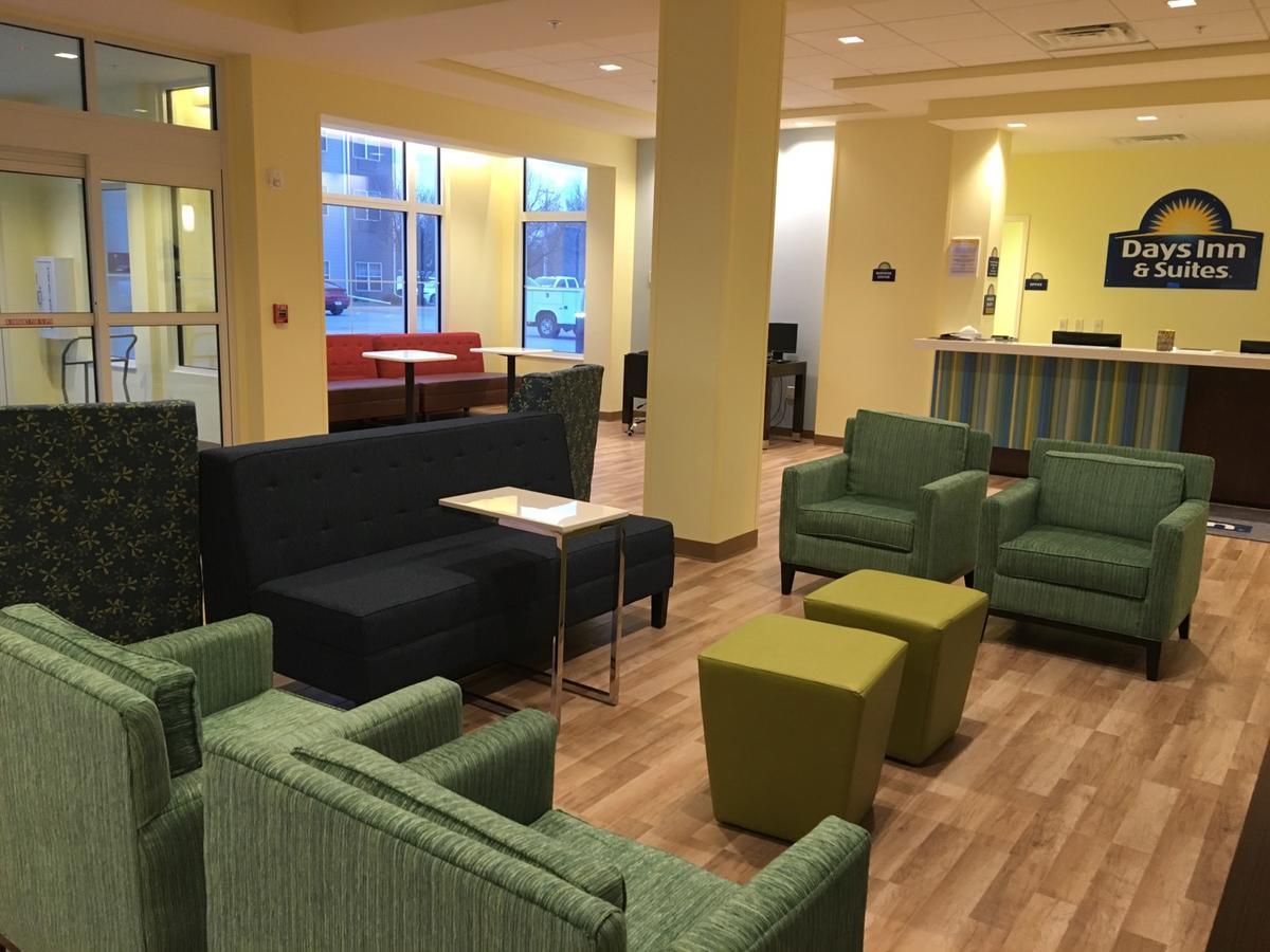 Days Inn & Suites By Wyndham Kearney Ne Экстерьер фото