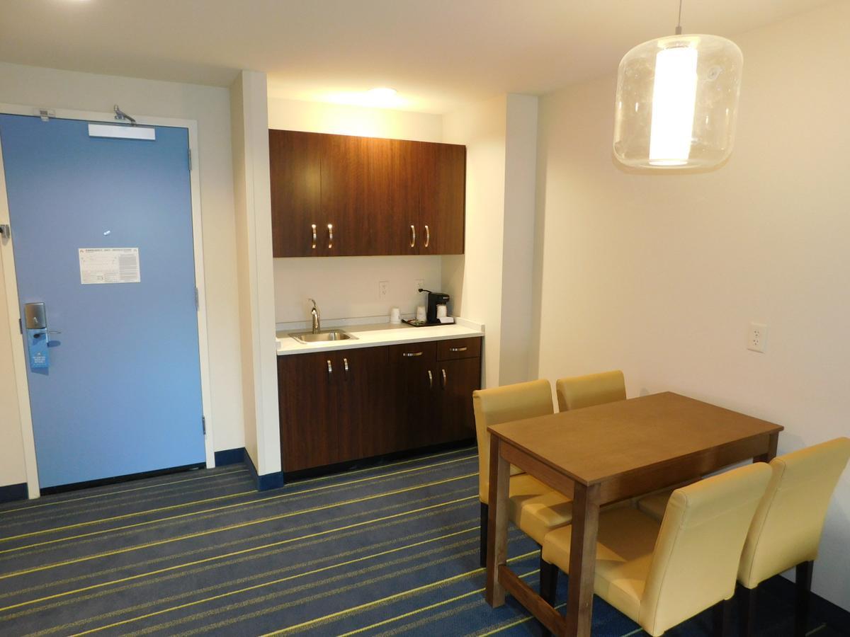 Days Inn & Suites By Wyndham Kearney Ne Экстерьер фото