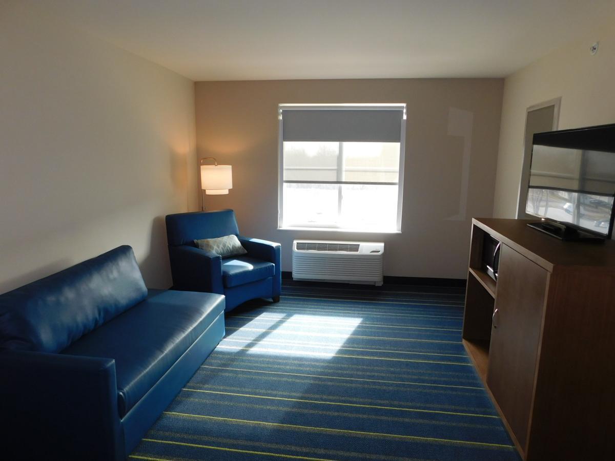 Days Inn & Suites By Wyndham Kearney Ne Экстерьер фото