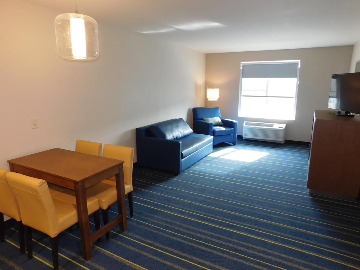 Days Inn & Suites By Wyndham Kearney Ne Экстерьер фото