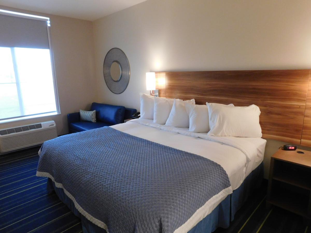 Days Inn & Suites By Wyndham Kearney Ne Экстерьер фото